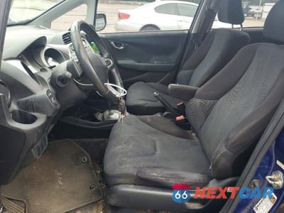 Zdjęcie 7 z 13 samochodu: 2010 HONDA FIT SPORT VIN:JHMGE8H48AS013864 - miniatura