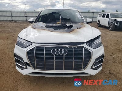 Piąte zdjęcie samochodu w środku: 2021 AUDI Q5 PREMIUM VIN:WA1AAAFY8M2132755 - miniatura