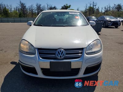 Piąte zdjęcie samochodu w środku: 2010 VOLKSWAGEN JETTA SE VIN:3VWRZ7AJ0AM123953 - miniatura