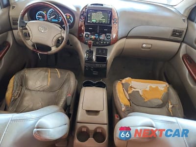 Zdjęcie 8 z 13 samochodu: 2004 TOYOTA SIENNA XLE LIMITED 7 PASSENGER VIN:5TDZA22C64S155923 - miniatura