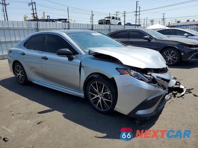 Czwarte zdjęcie samochodu z boku: 2021 TOYOTA CAMRY SE VIN:4T1T11AK3MU612445 - miniatura