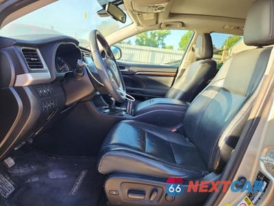 Zdjęcie 7 z 13 samochodu: 2015 TOYOTA HIGHLANDER LIMITED PLATINUM VIN:5TDDKRFHXFS098991 - miniatura