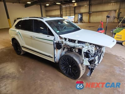 Czwarte zdjęcie samochodu z boku: 2022 BENTLEY BENTAYGA SPEED VIN:SJAAR2ZV9NC015673 - miniatura