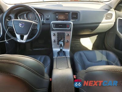 Zdjęcie 8 z 13 samochodu: 2017 VOLVO V60 CROSS COUNTRY PREMIER VIN:YV440MWKXH1040543 - miniatura