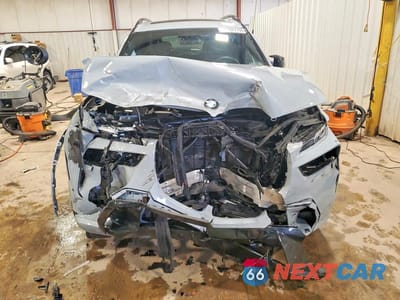 Piąte zdjęcie samochodu w środku: 2025 BMW X7 M60I VIN:5UX33EM02S9Y23621 - miniatura