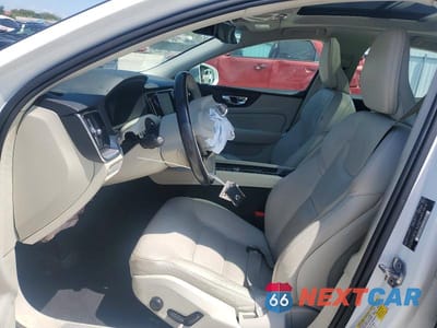 Zdjęcie 7 z 12 samochodu: 2020 VOLVO S60 T5 MOMENTUM VIN:7JR102FK4LG043875 - miniatura