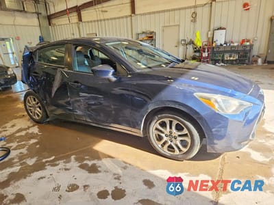 Czwarte zdjęcie samochodu z boku: 2018 TOYOTA YARIS IA BASE VIN:3MYDLBYVXJY310489 - miniatura