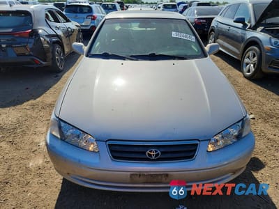 Piąte zdjęcie samochodu w środku: 2000 TOYOTA CAMRY XLE V6 VIN:4T1BF28K5YU954834 - miniatura