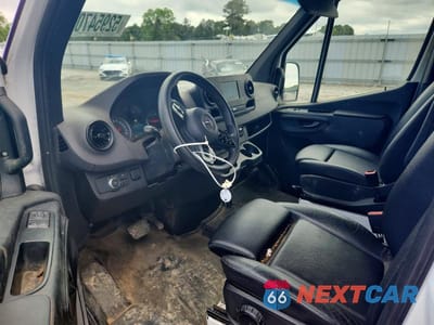 Zdjęcie 8 z 13 samochodu: 2023 MERCEDES-BENZ SPRINTER 2500 VIN:W1Y4KCHY9PT137773 - miniatura