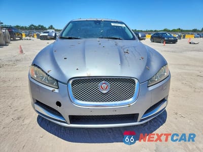 Piąte zdjęcie samochodu w środku: 2014 JAGUAR XF VIN:SAJWA0ES8EPU09283 - miniatura