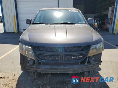 Piąte zdjęcie samochodu w środku: 2018 DODGE JOURNEY CROSSROAD VIN:3C4PDDGG3JT449335 - miniatura