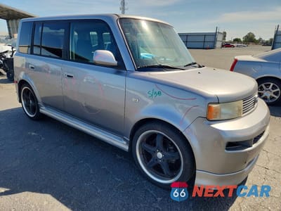 Czwarte zdjęcie samochodu z boku: 2006 TOYOTA SCION XB VIN:JTLKT324464119158 - miniatura