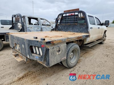 Trzecie zdjęcie samochodu z tyłu: 2019 CHEVROLET SILVERADO K3500 VIN:1GB4KVCGXKF221787 - miniatura