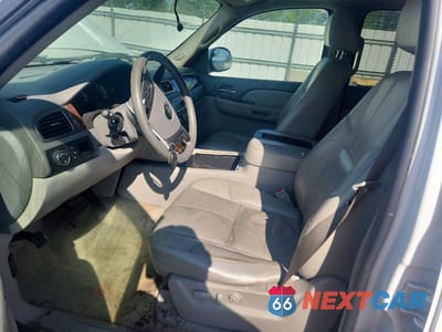Zdjęcie 7 z 13 samochodu: 2007 CHEVROLET SUBURBAN C1500 VIN:1GNFC16087J190009 - miniatura