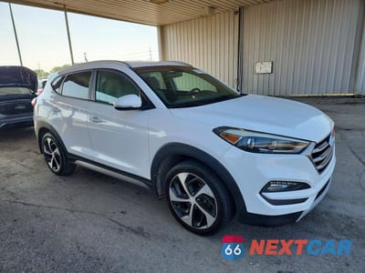 Czwarte zdjęcie samochodu z boku: 2017 HYUNDAI TUCSON SPORT VIN:KM8J3CA20HU270309 - miniatura