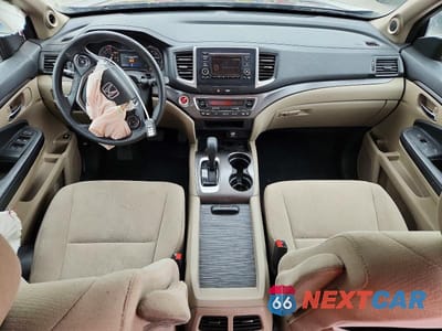 Zdjęcie 8 z 13 samochodu: 2017 HONDA PILOT LX VIN:5FNYF6H15HB063464 - miniatura