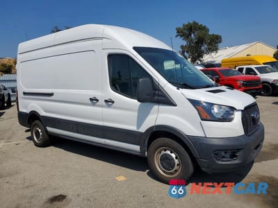 Czwarte zdjęcie samochodu z boku: 2022 FORD TRANSIT T-250 VIN:1FTBR1X83NKA70216 - miniatura