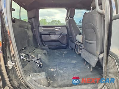 Zdjęcie 10 z 12 samochodu: 2021 RAM 1500 BIG HORN VIN:1C6RRFFGXMN605759 - miniatura
