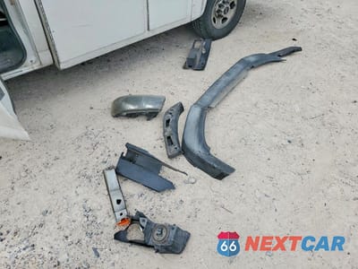 Zdjęcie 13 z 14 samochodu: 2011 GMC SAVANA CUTAWAY G3500 VIN:1GD072CA8B1137546 - miniatura