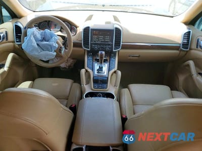 Zdjęcie 8 z 12 samochodu: 2012 PORSCHE CAYENNE S HYBRID VIN:WP1AE2A25CLA90118 - miniatura