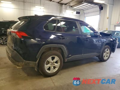 Trzecie zdjęcie samochodu z tyłu: 2020 TOYOTA RAV4 HYBRID XLE VIN:4T3R6RFV1LU005737 - miniatura