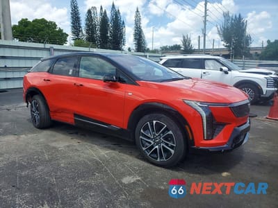 Czwarte zdjęcie samochodu z boku: 2025 CADILLAC OPTIQ SPORT VIN:3GYK3EMR2SS240954 - miniatura
