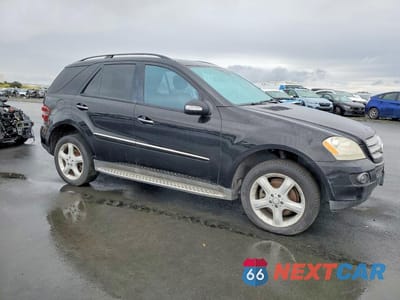 Czwarte zdjęcie samochodu z boku: 2008 MERCEDES-BENZ ML 350 VIN:4JGBB86E18A309045 - miniatura