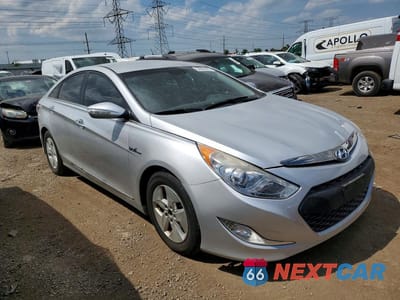 Czwarte zdjęcie samochodu z boku: 2011 HYUNDAI SONATA HYBRID VIN:KMHEC4A40BA007044 - miniatura
