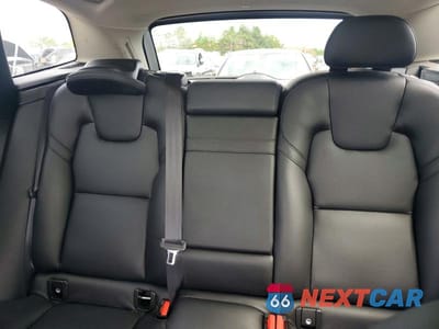 Zdjęcie 10 z 13 samochodu: 2018 VOLVO XC60 T5 VIN:LYV102RK0JB077329 - miniatura