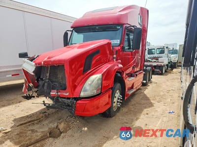 Drugie zdjęcie samochodu z przodu: 2016 VOLVO VNL SEMI TRUCK VIN:4V4NC9EG0GN191024 - miniatura