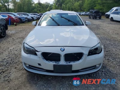 Piąte zdjęcie samochodu w środku: 2013 BMW 528 XI VIN:WBAXH5C54DD112565 - miniatura