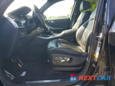Zdjęcie 7 z 13 samochodu: 2019 BMW X5 XDRIVE50I VIN:5UXJU2C50KLN64677 - miniatura