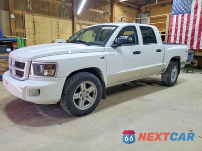 2011 DODGE DAKOTA SLT 1D7RW3GP7BS712951 - główne zdjęcie licytacji z USA - miniatura