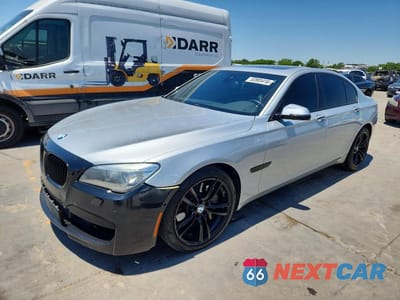 2013 BMW 750 I WBAYA8C50DC996858 - główne zdjęcie licytacji z USA - miniatura