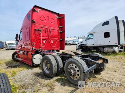 Trzecie zdjęcie samochodu z tyłu: 2019 FREIGHTLINER CASCADIA 1 VIN:3AKJHHDR0KSJX0944 - miniatura