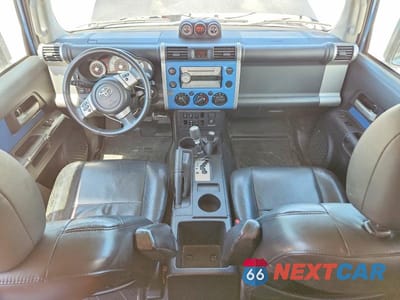 Zdjęcie 8 z 14 samochodu: 2012 TOYOTA FJ CRUISER BASE VIN:JTEBU4BF6CK121996 - miniatura