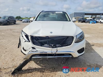 Piąte zdjęcie samochodu w środku: 2019 MERCEDES-BENZ GLC 300 VIN:WDC0G4JB1KV167664 - miniatura