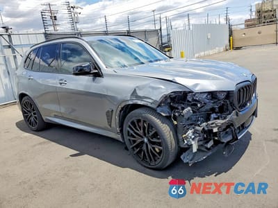Czwarte zdjęcie samochodu z boku: 2024 BMW X5 M60I VIN:5UX33EU05R9T26024 - miniatura