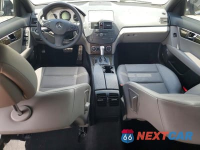 Zdjęcie 8 z 12 samochodu: 2008 MERCEDES-BENZ C 350 VIN:WDDGF56X58F054200 - miniatura