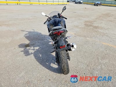 Czwarte zdjęcie samochodu z boku: 2024 KAWASAKI EX500 H VIN:ML5EXGH10RDA00266 - miniatura