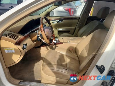 Zdjęcie 7 z 12 samochodu: 2012 MERCEDES-BENZ S 550 VIN:WDDNG7DB4CA421746 - miniatura