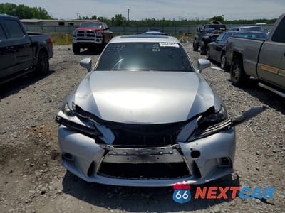 Piąte zdjęcie samochodu w środku: 2016 LEXUS IS 200T VIN:JTHBA1D27G5038442 - miniatura