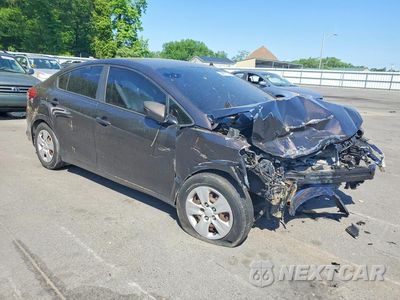Czwarte zdjęcie samochodu z boku: 2017 KIA FORTE LX VIN:3KPFK4A73HE013562 - miniatura