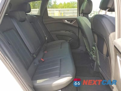 Zdjęcie 11 z 14 samochodu: 2023 AUDI Q4 E-TRON PREMIUM VIN:WA1K2BFZ1PP060286 - miniatura
