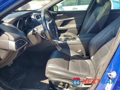 Zdjęcie 7 z 13 samochodu: 2017 JAGUAR XE R - SPORT VIN:SAJAL4BV5HA960854 - miniatura