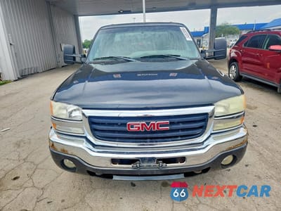 Piąte zdjęcie samochodu w środku: 2003 GMC SIERRA VIN:1GTGK13UX3F171773 - miniatura