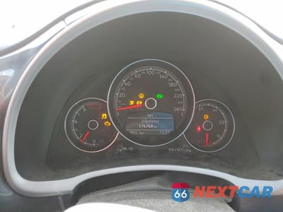 Zdjęcie 9 z 12 samochodu: 2017 VOLKSWAGEN BEETLE SE VIN:3VWJ17AT0HM632828 - miniatura