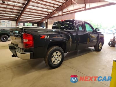 Trzecie zdjęcie samochodu z tyłu: 2013 CHEV SILVERADO C1500 HEAVY DUTY VIN:1GCRKSE71DZ217304 - miniatura