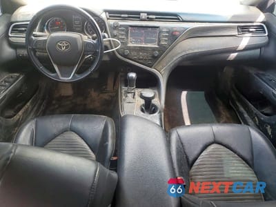 Zdjęcie 8 z 12 samochodu: 2018 TOYOTA CAMRY L VIN:4T1B11HK9JU522505 - miniatura