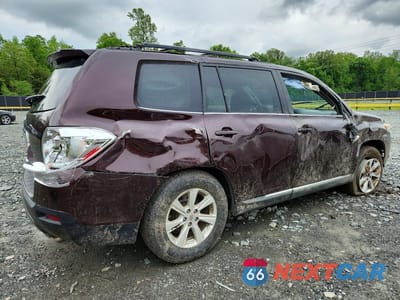 Trzecie zdjęcie samochodu z tyłu: 2012 TOYOTA HIGHLANDER BASE VIN:5TDZK3EH7CS060490 - miniatura